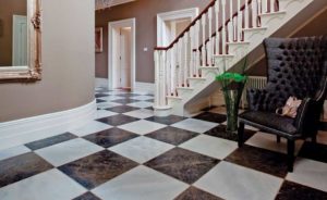 How to choose between floor tiling and floor marbling
